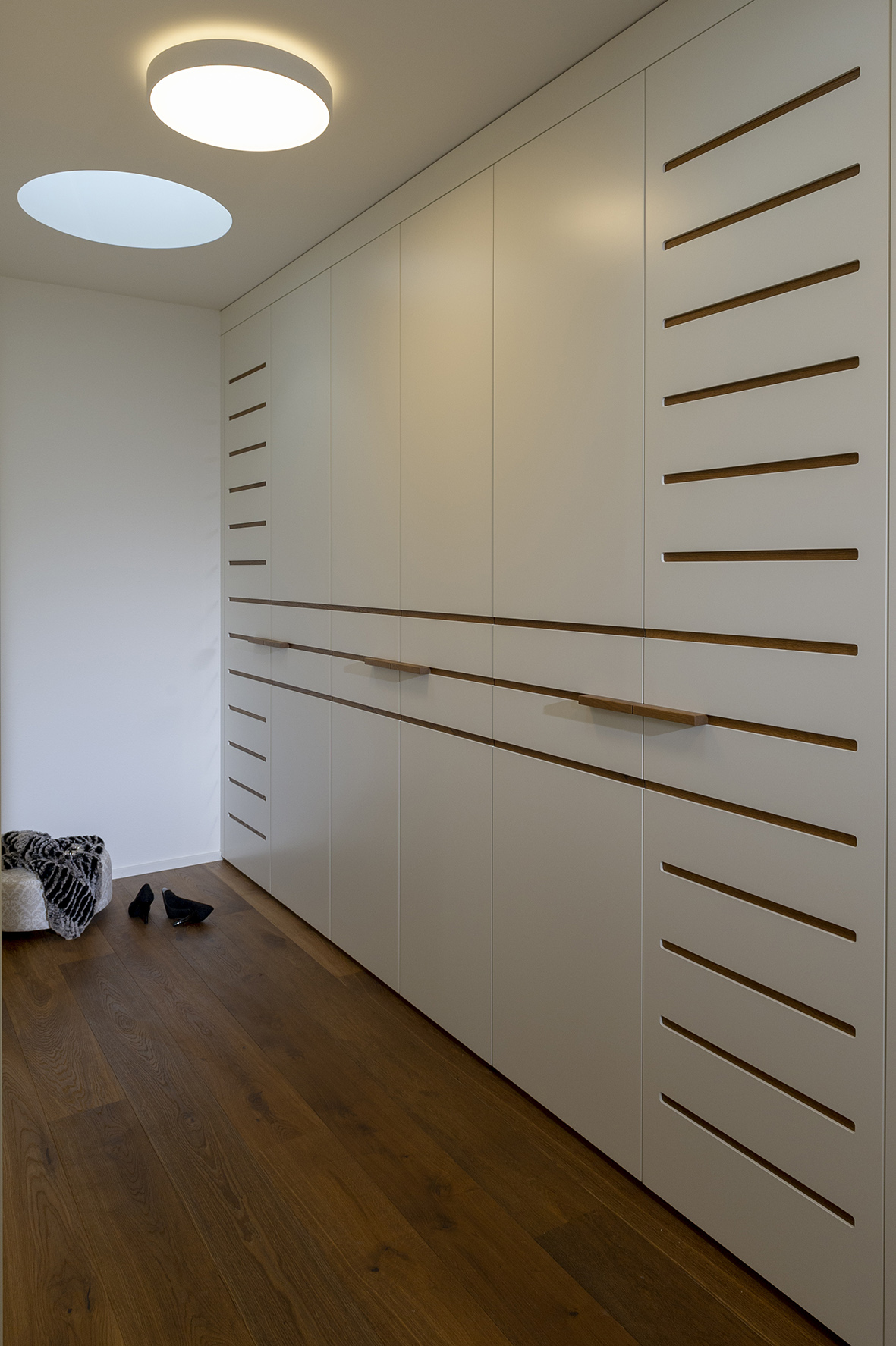 Ankleide Wohn-und Geschäftshäuser-Ottenhofenstrasse 33-35-37-MO-Architektur-Uznach-Linthgebiet-Ostschweiz-Ankleide Ankleide mit Einbauschränken